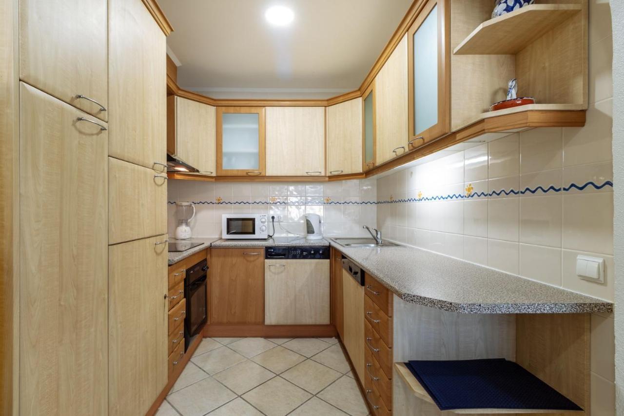 Top Renoviertes Apartment Mit Grosser Terrasse Αλμπουφέιρα Εξωτερικό φωτογραφία